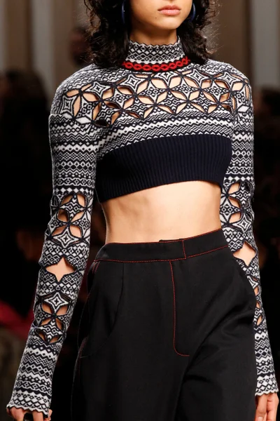 Look 48